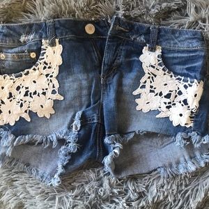 Lace detailed shorts